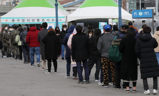 코로나19 검사 행렬 <연합뉴스>